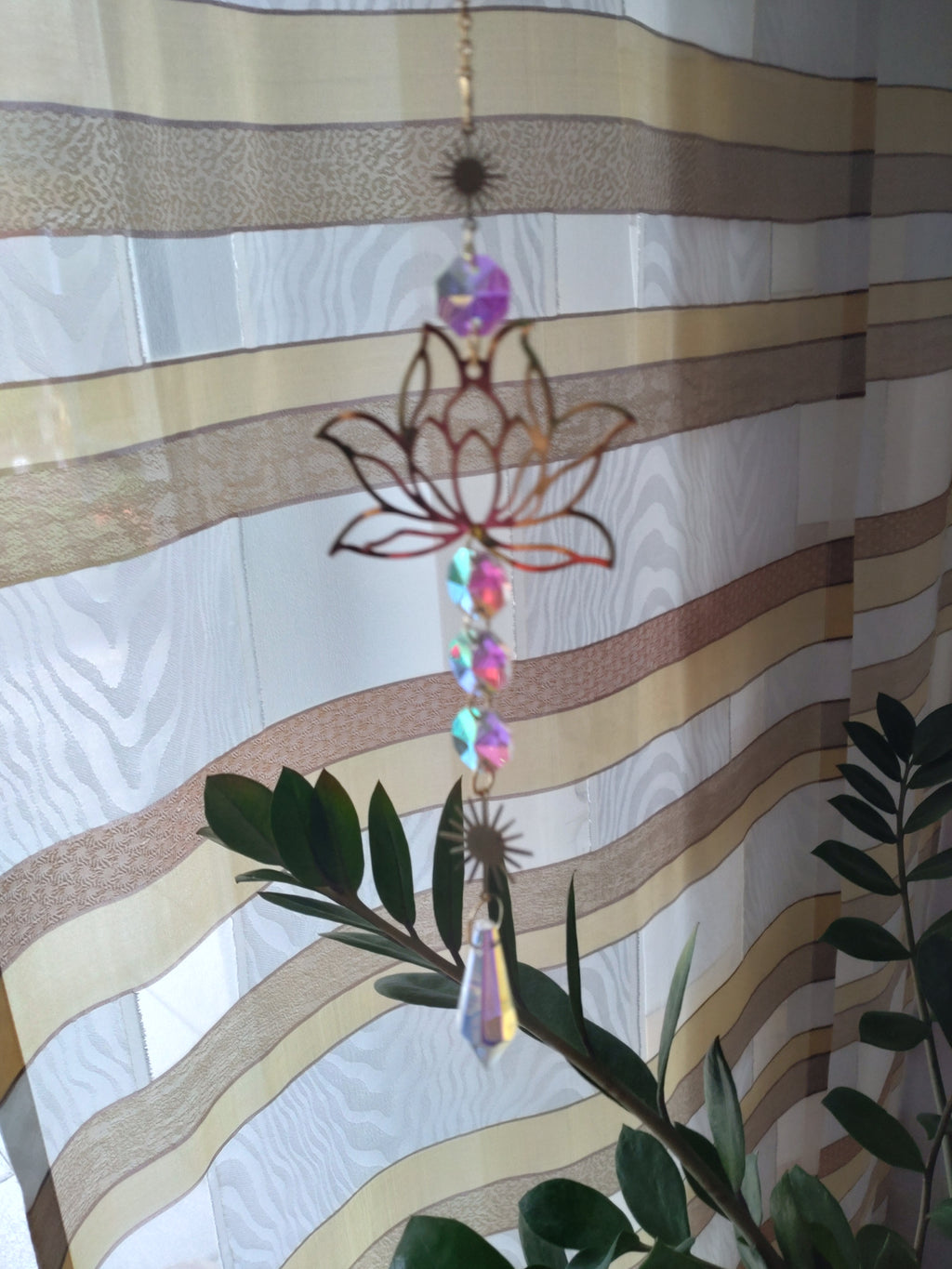 Lotuszauber Sonnenfänger – Lichtreflexe & Wohnzimmer Deko | PerlRitH